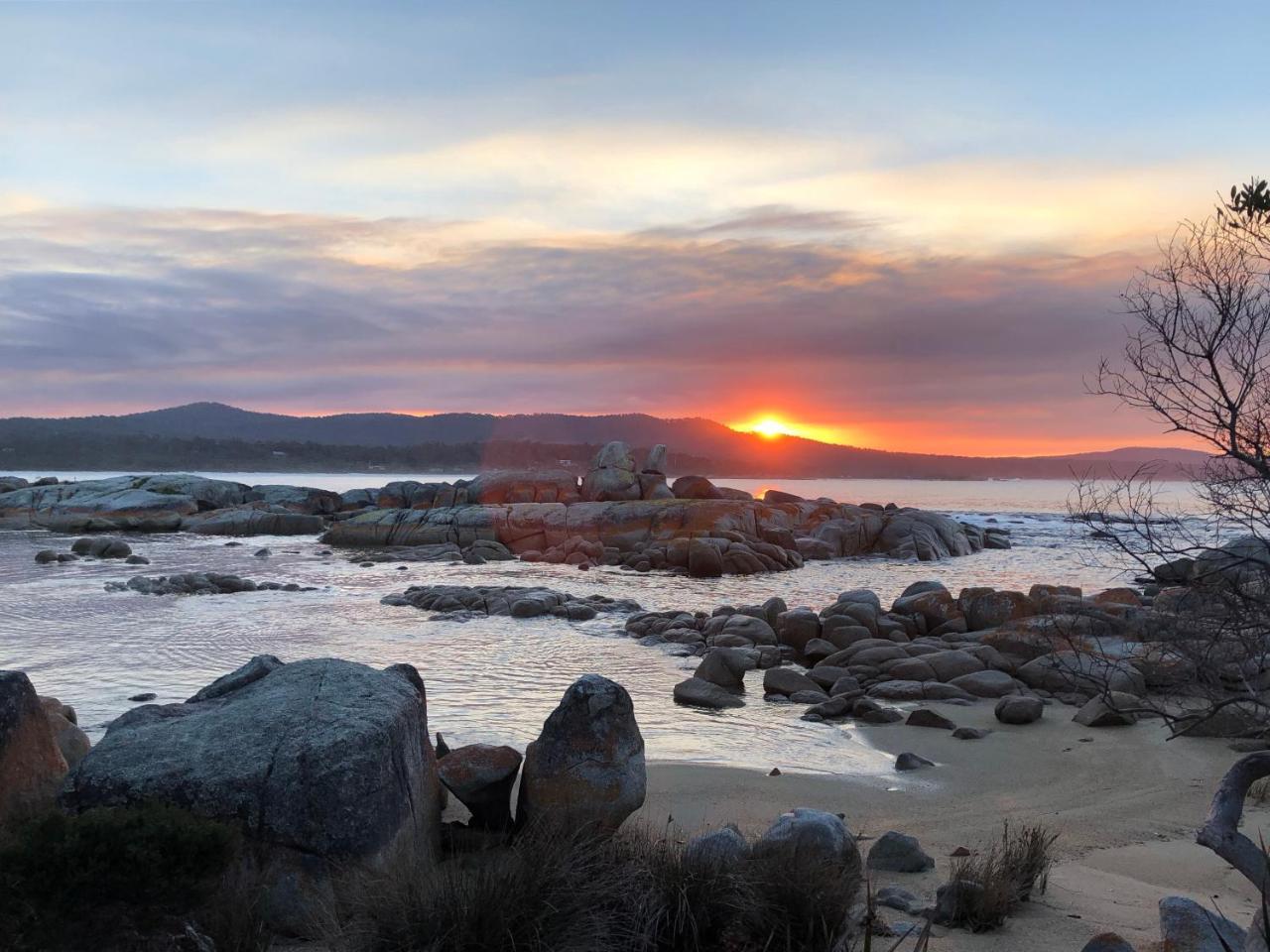 Sea Eagle Cottage Amazing Views Of Bay Of Fires Binalong Bay Exteriér fotografie